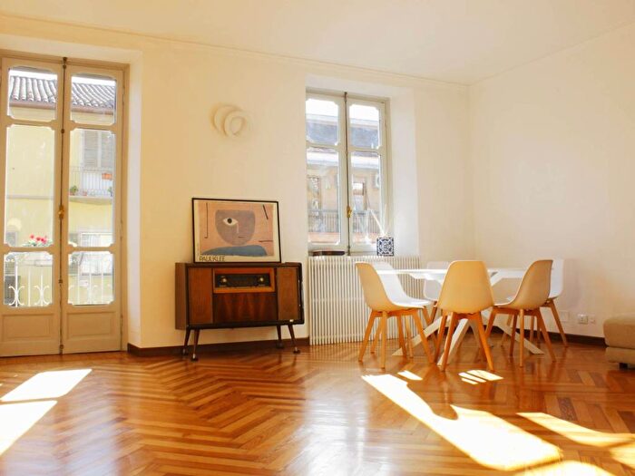 Appartamento con 5 locali in affitto in Via San Quintino, Piazza Solferino, Torino