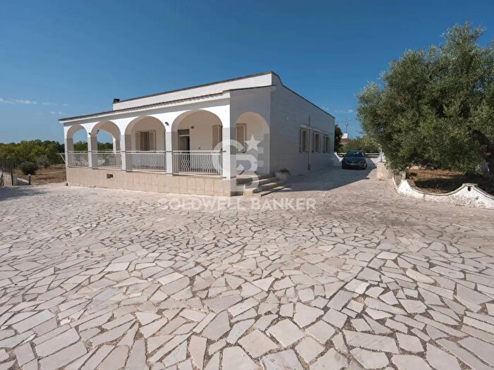 Casa con 8 locali in vendita in Martucci Snc, Ostuni