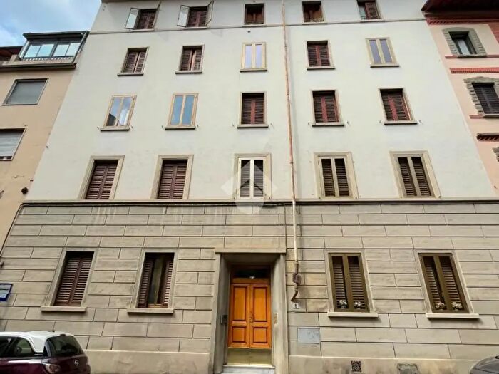 Appartamento trilocale in vendita in Via F Corridoni, Firenze