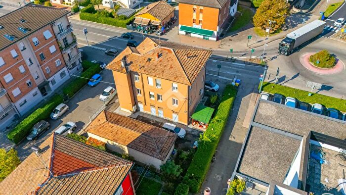 Appartamento con 5 locali in vendita in Via della Repubblica, Reggio Emilia