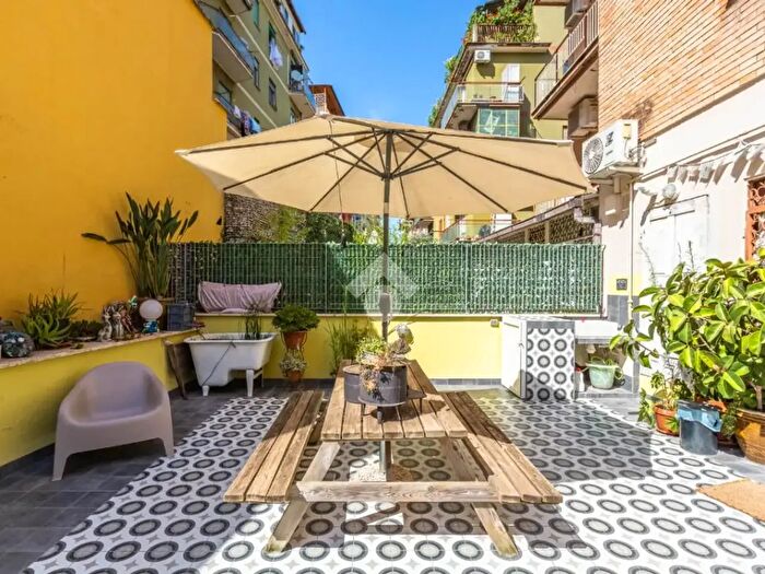 Appartamento trilocale in vendita in Via Gregorio XI, Roma