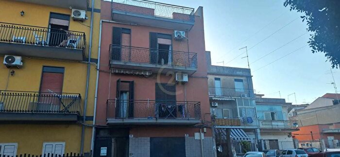 Appartamento trilocale in vendita in Via degli Agrumi, Catania