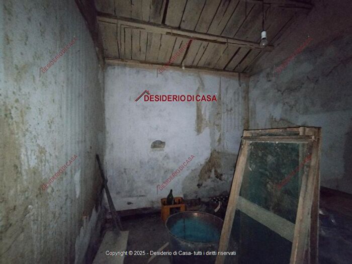 Casa quadrilocale in vendita in Via Isnello Castelbuono Pa Italia, Castelbuono