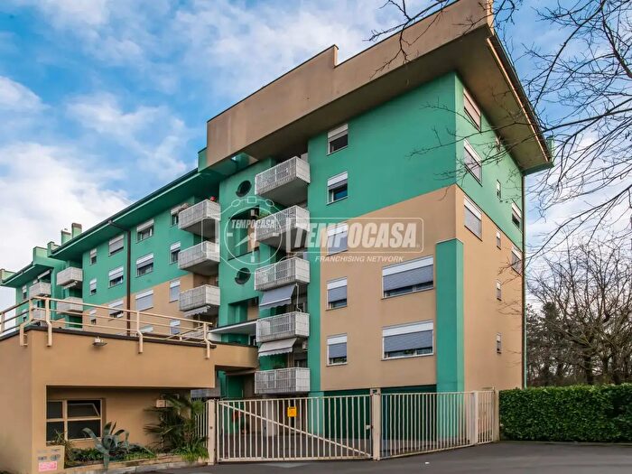 Appartamento trilocale in vendita in Via Stelvio, Cusano Milanino