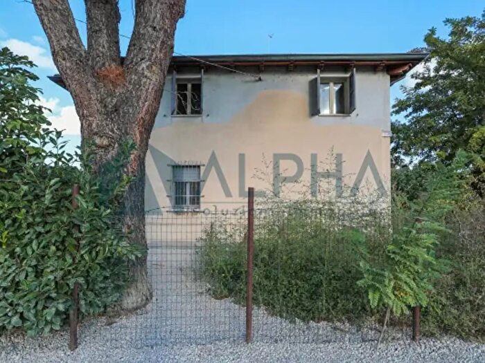 Casa con 6 locali in vendita in Via Oreste Benzi, Cesena