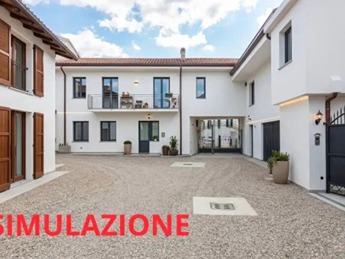 Casa con 5 locali in vendita in Via Enrico Tazzoli, Carugo