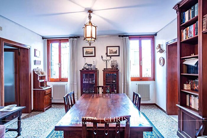 Appartamento con 6 locali in vendita in Venezia