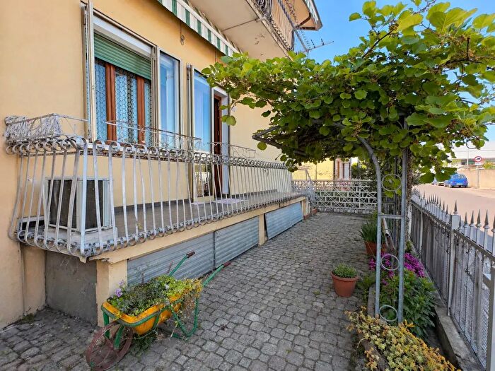 Appartamento trilocale in vendita in Via Alessandro Manzoni, Rubano