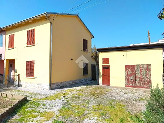 Casa quadrilocale in vendita in Via Supremo Randi, Lugo