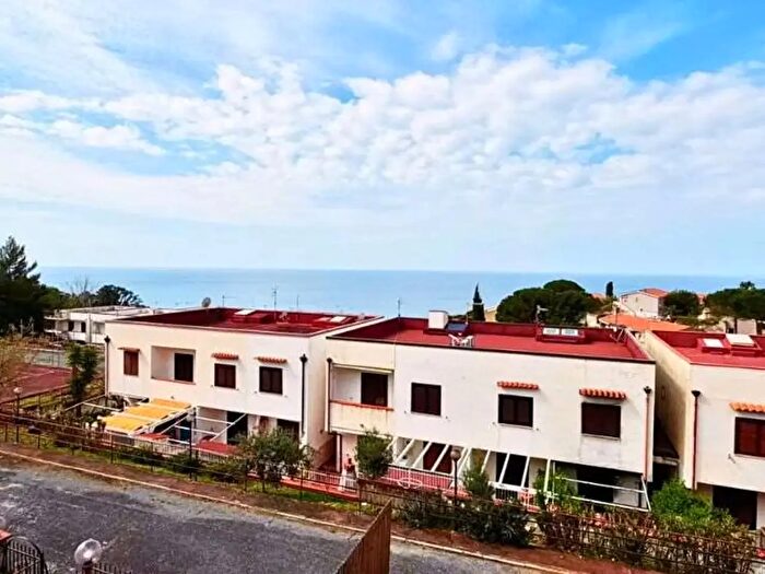 Casa trilocale in vendita in Via del Telegrafo, San Nicola Arcella