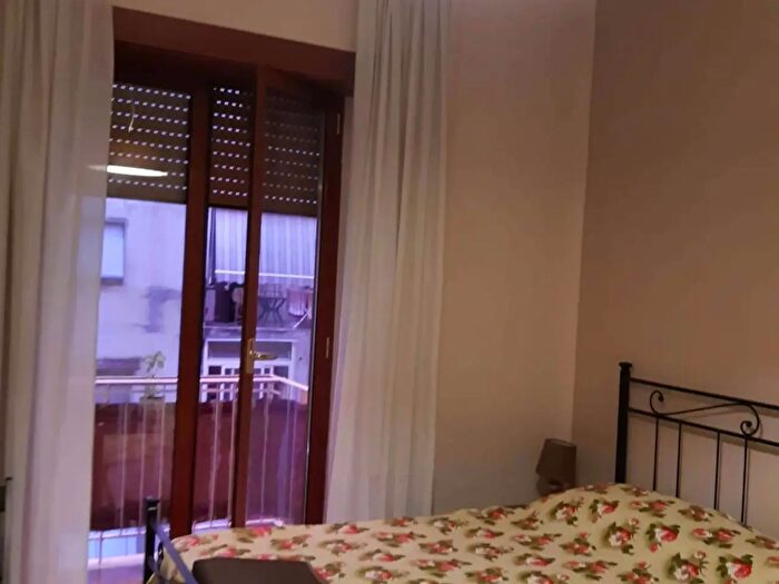 Appartamento monolocale in affitto in Piazza Salvatore Lobianco, Napoli