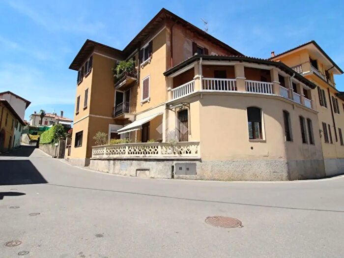 Appartamento trilocale in vendita in Via Conte Camillo Benso di Cavour, Merate