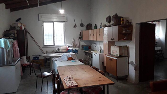 Casa quadrilocale in vendita in Via Fraticelli, Alanno