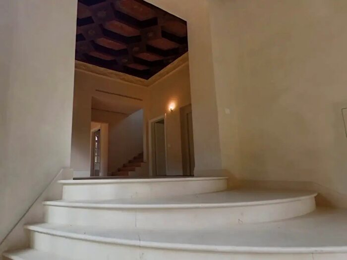 Casa con 12 locali in vendita in Firenze