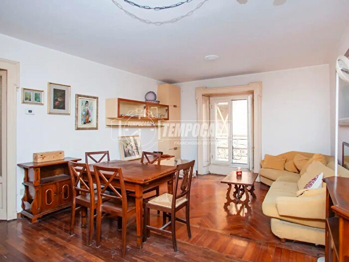 Appartamento trilocale in vendita in Via Paolo Sarpi, Milano