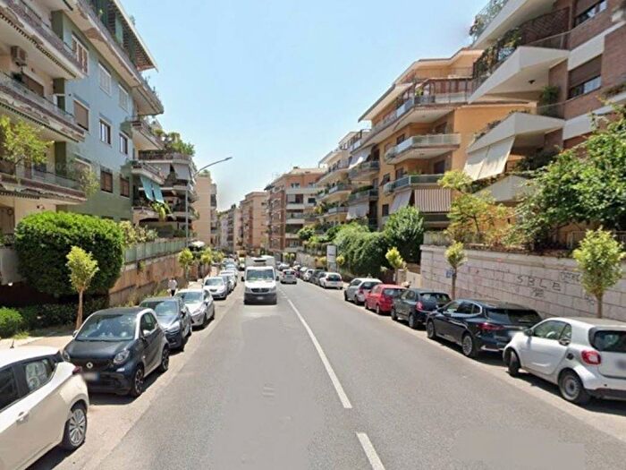Appartamento bilocale in affitto in Via Ugo De Carolis, Balduina, Roma