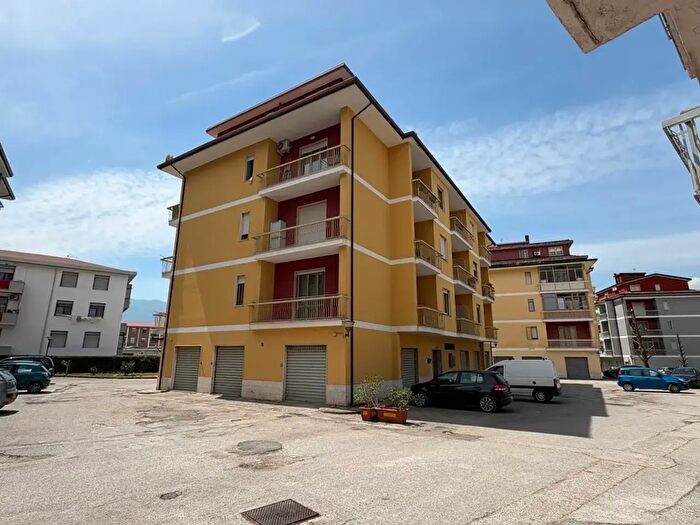 Appartamento con 5 locali in vendita in Via San Martino, Montesarchio