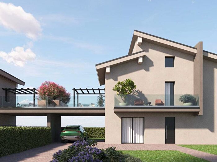 Casa quadrilocale in vendita in Strada Vicinale delle Frassine, Cellatica