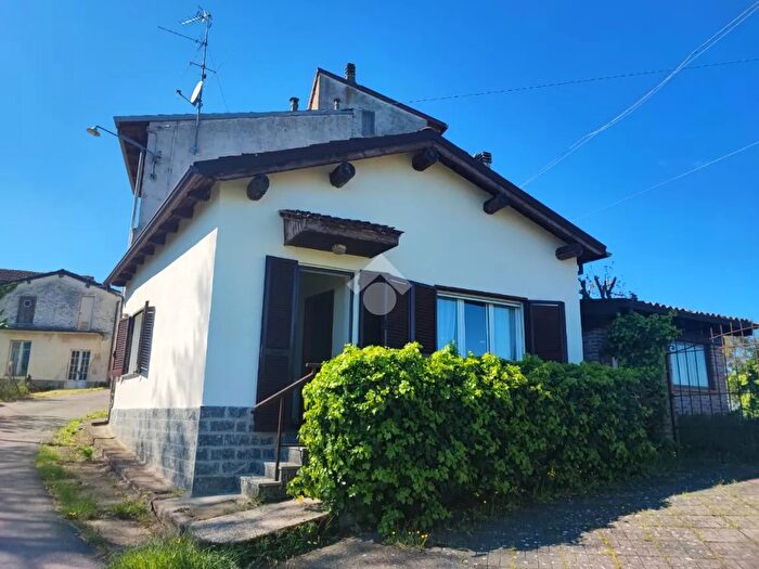 Casa trilocale in vendita in Frazione Valdato, Brignano Frascata