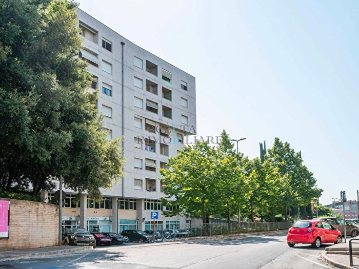 Appartamento con 5 locali in affitto in Via Campo di Marte, Semicentro Stazione, Perugia