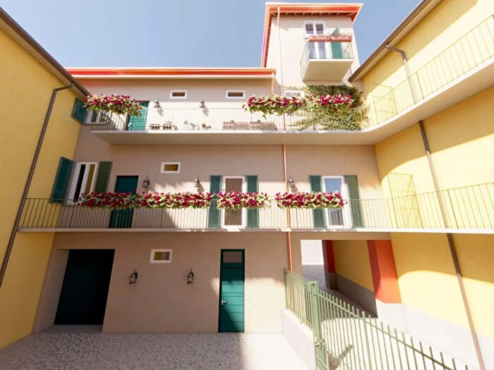 Appartamento trilocale in vendita in Galbiate