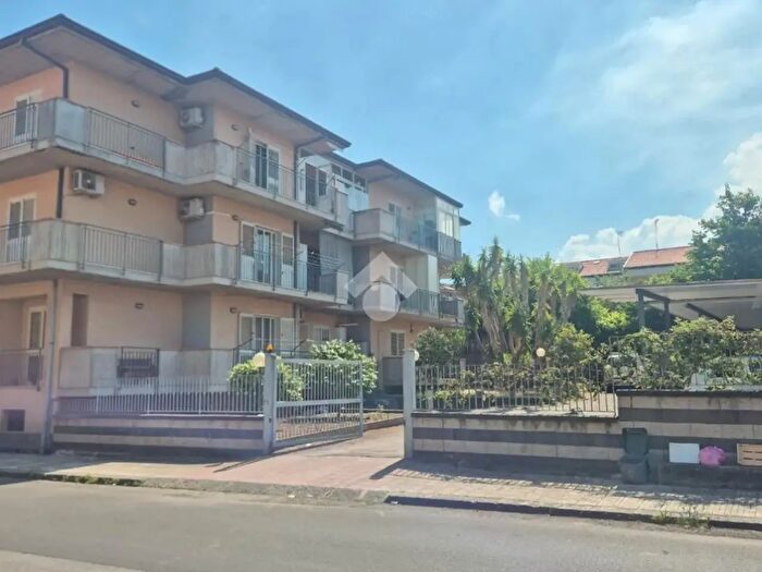 Appartamento trilocale in vendita in Via Federico II d'Aragona, Mascali
