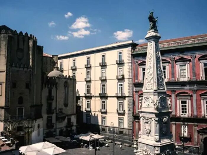 Appartamento con 6 locali in vendita in Via Benedetto Croce, Napoli