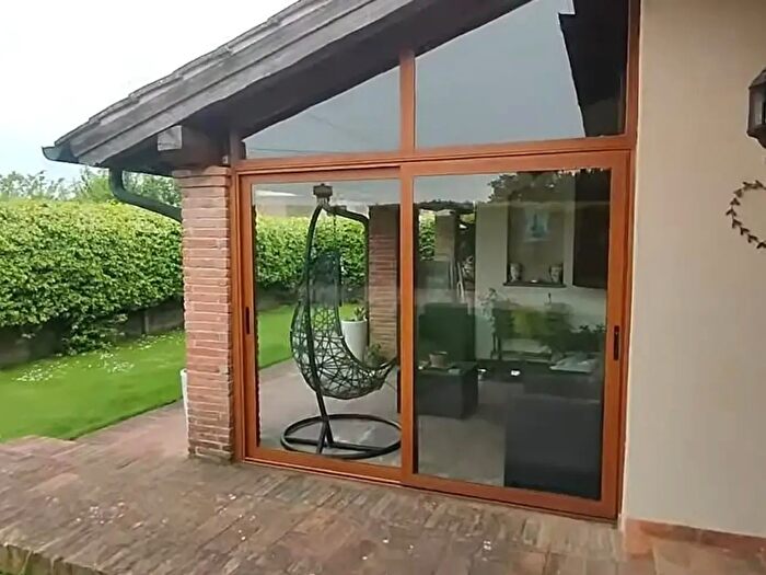 Casa con 9 locali in vendita in Castelfranco Di Sotto