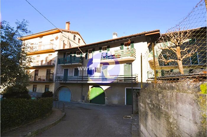 Appartamento con 6 locali in vendita in Via Ponte Vecchio San Giovanni Bianco Bg, San Giovanni Bianco