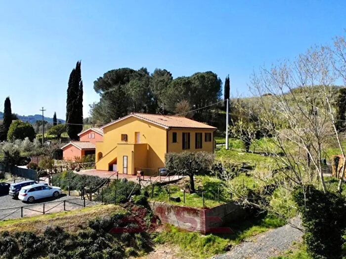 Appartamento trilocale in vendita in Località San Martino, Riparbella