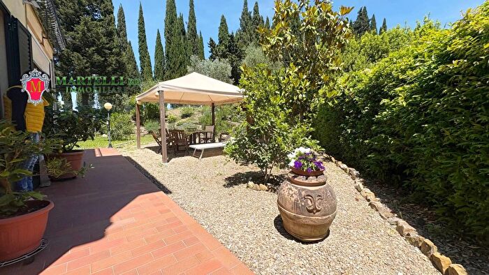 Casa quadrilocale in vendita in Via dei Bosconi Fiesole, Fiesole