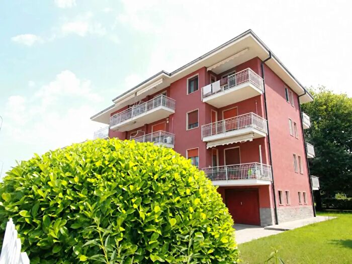 Appartamento trilocale in vendita in Via Bernini, Novara