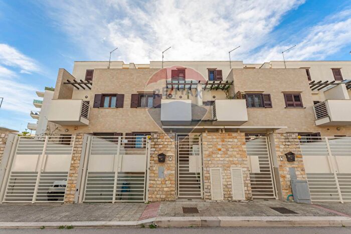 Casa con 6 locali in vendita in Viale Unità dItalia a, Molfetta