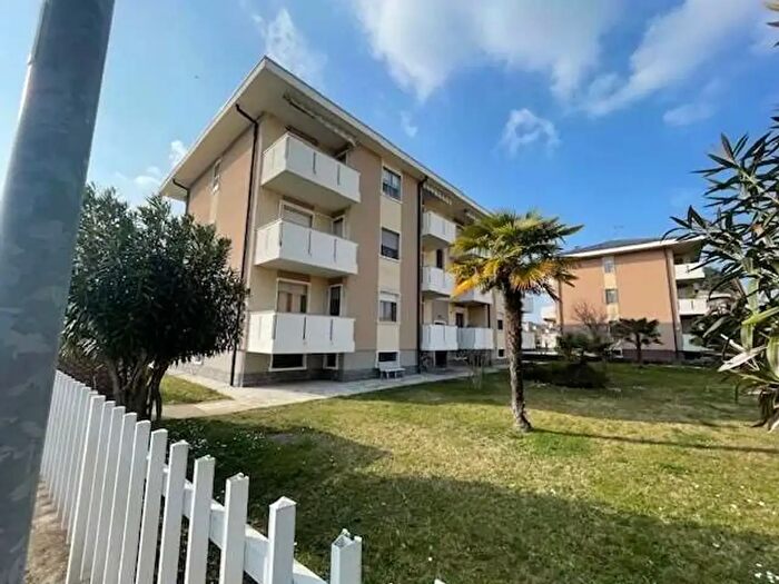 Appartamento trilocale in vendita in Cameri