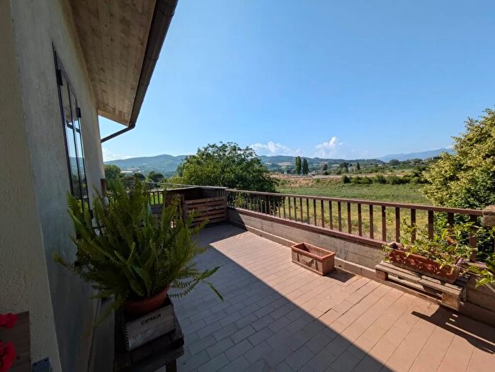 Appartamento con 6 locali in affitto in Citta Di Castello