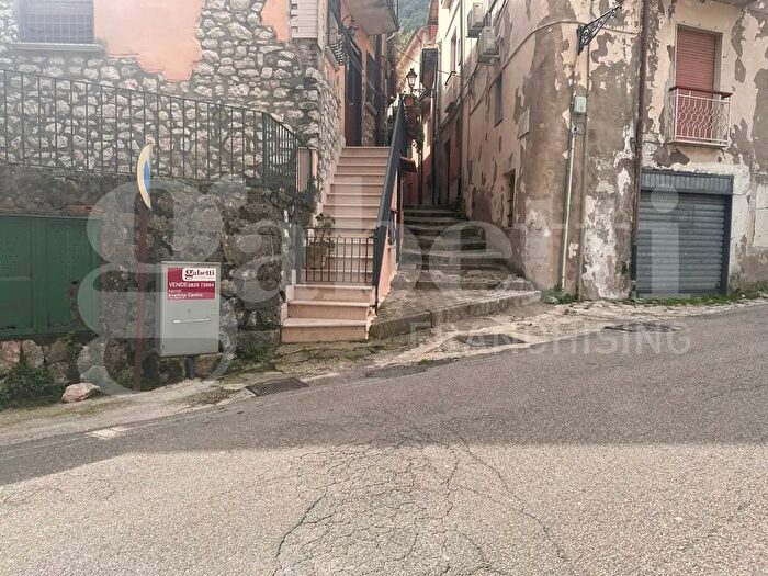 Casa in vendita in Via Roma, Pietrastornina