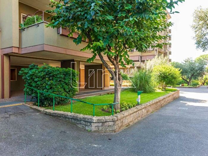 Appartamento trilocale in affitto in via Paolo Di Dono, Tintoretto, Roma