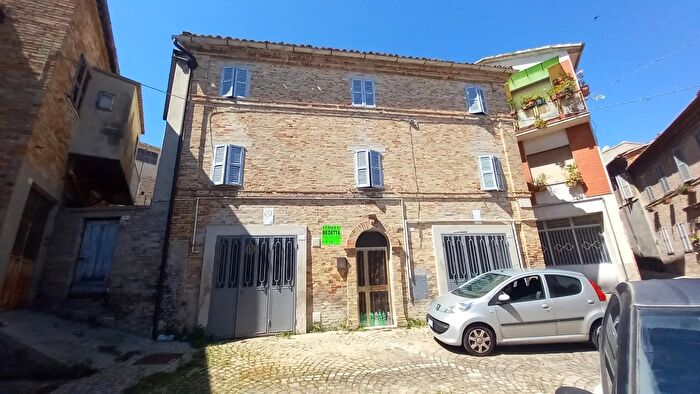 Casa trilocale in vendita in Monte San Pietrangeli