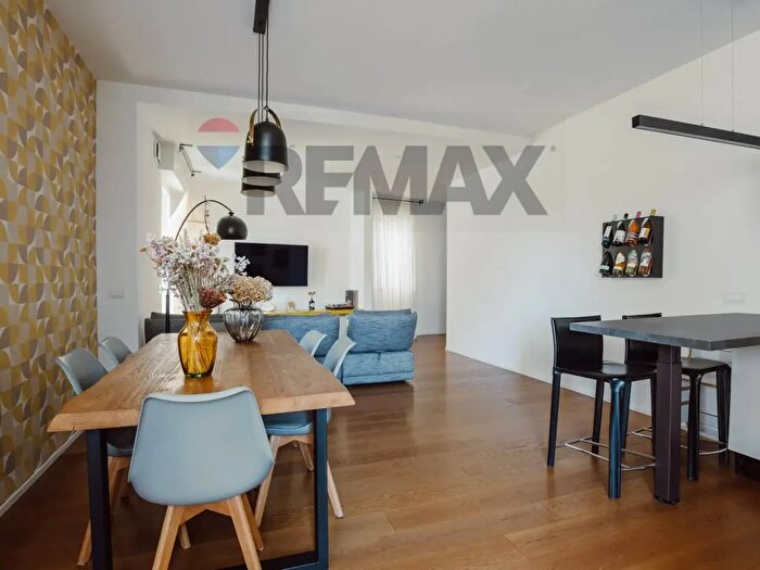 Appartamento trilocale in vendita in Via Kennedy, Ghedi