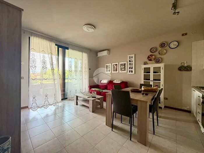 Appartamento bilocale in affitto in Via Papa Giovanni XXIII, Desenzano Del Garda