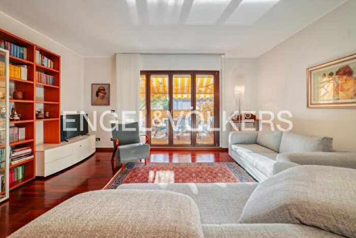 Appartamento quadrilocale in vendita in Via dei Ciclamini, Legnano