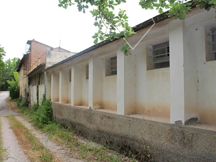 Casa con 20 locali in vendita in Deruta