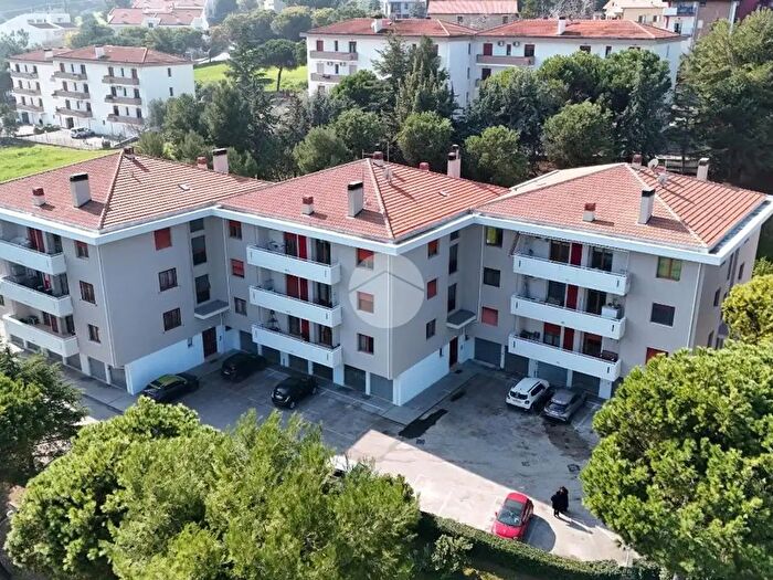 Appartamento con 5 locali in vendita in Viale dei Narcisi, Pineto