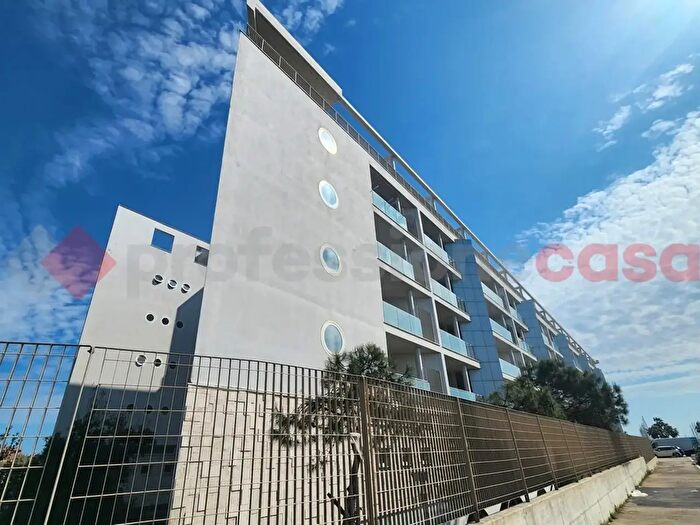 Appartamento bilocale in vendita in Via del Porto di Roma, Roma