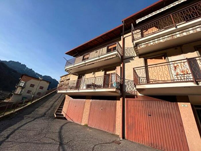 Appartamento trilocale in vendita in Via Monsignor Guerinoni, Gorno