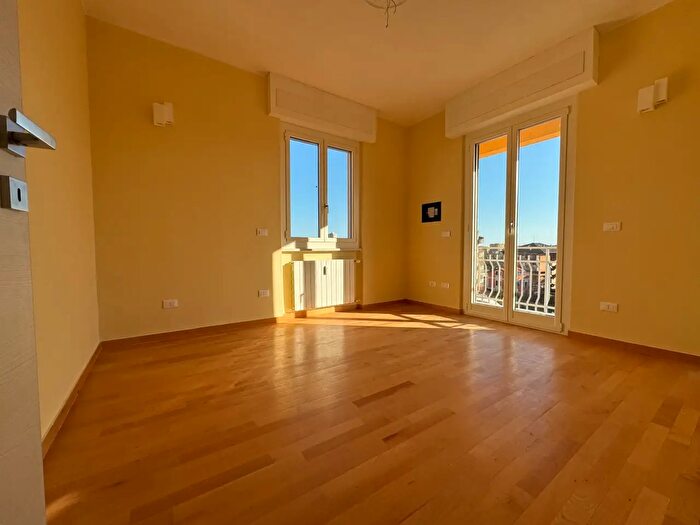 Appartamento con 5 locali in affitto in Chiavari