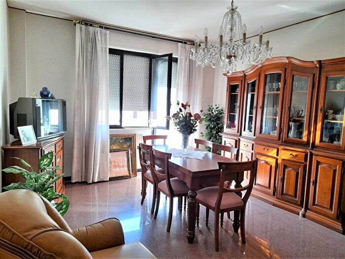 Appartamento quadrilocale in affitto in via calabrò, Centro, Lanciano