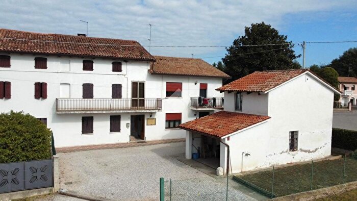 Casa con 7 locali in vendita in Via Palù, Piombino Dese