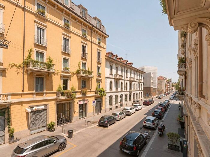 Appartamento trilocale in affitto in Via Marcona, Indipendenza, Milano