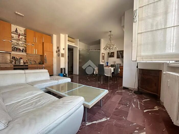 Appartamento con 5 locali in vendita in Via della Bellariva, Firenze
